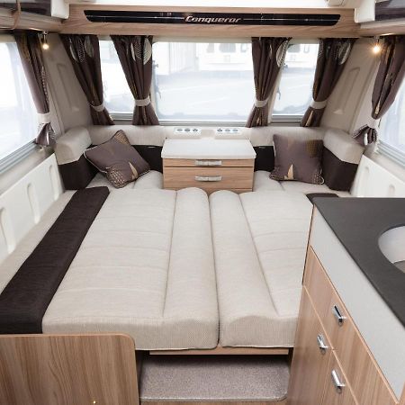 Отель Highland Caravan Уик Экстерьер фото